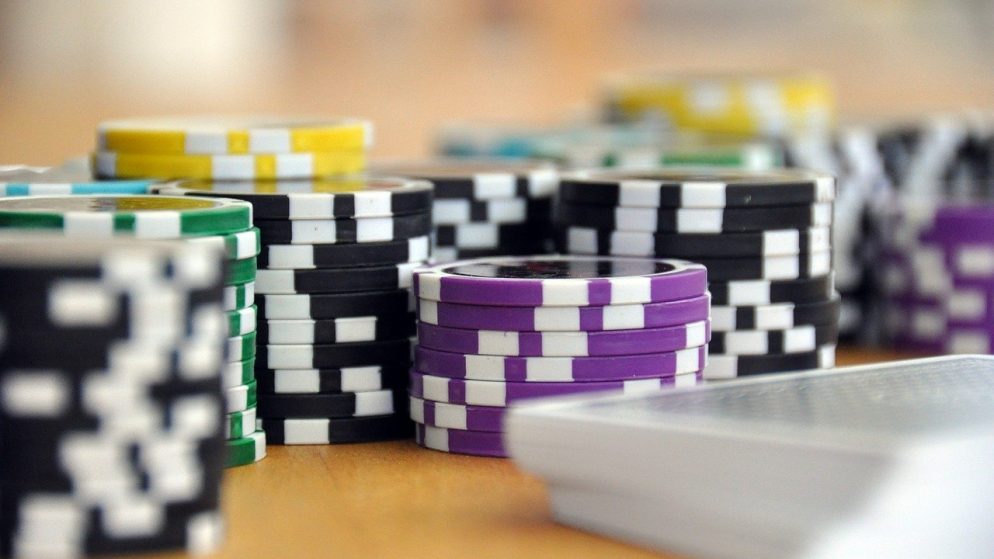 How are the Texas Hold’em games played?