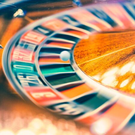 Benefits of Playing Different Online Casino Games